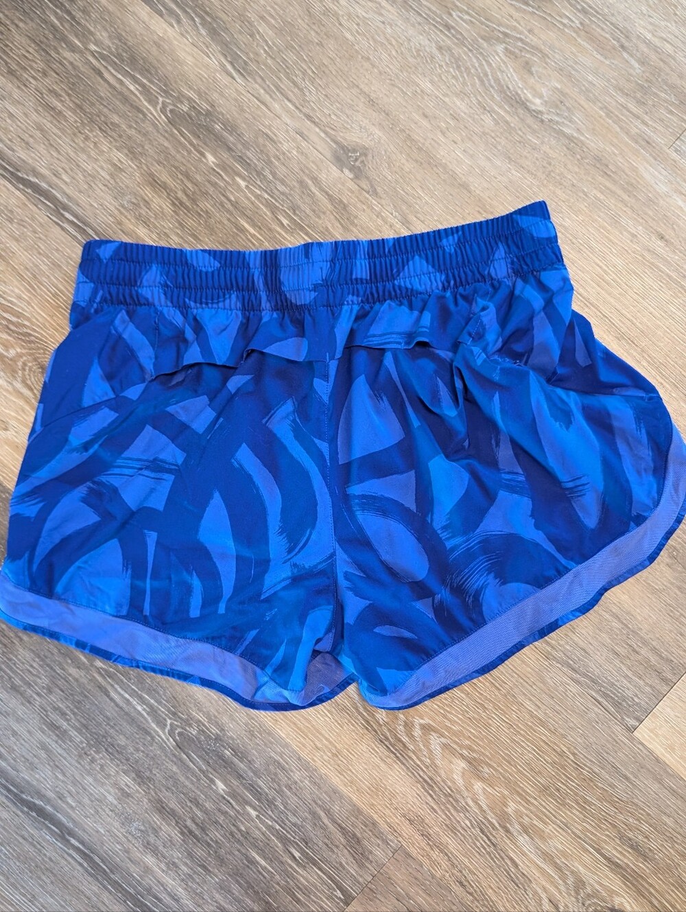 Athleta Mesh Run Racer Short - Picture 2 of 3